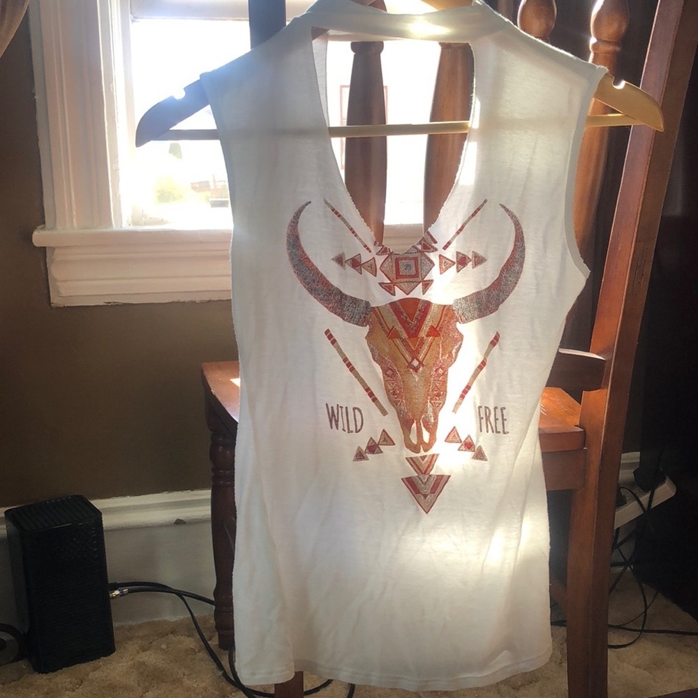 Low V-neck tank